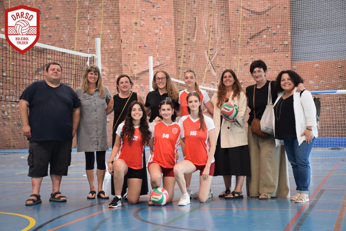 Errenteriako eta Oiartzungo Udalek Oarso Boleibol Taldearekin elkarlana indartu dute eskualdeko boleibola sustatzeko